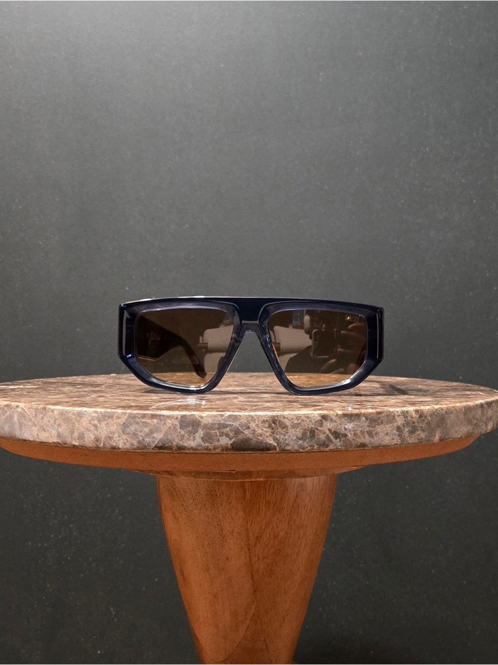 dezi eyewear | backtrack | sunglasses | flat top | oversized | light lenses